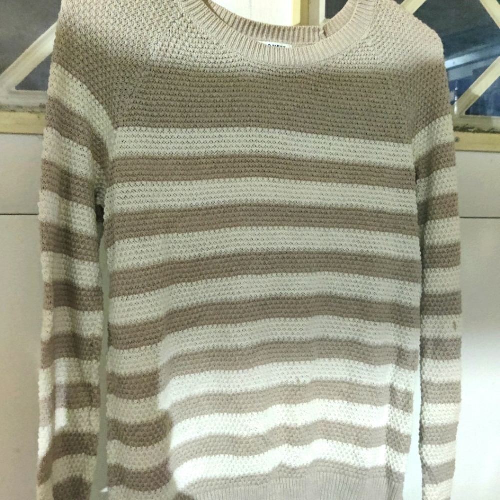 Women's sweater